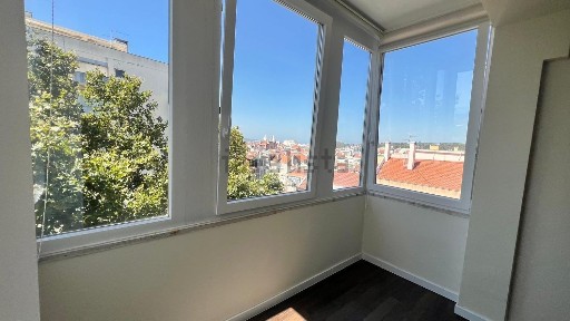 Arrendamento de apartamento T1 na Rua Silva Carvalho