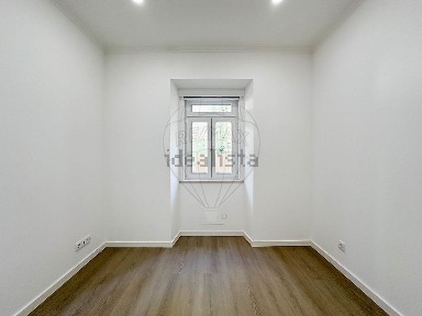 Arrendamento de apartamento T2 na Santa Engrácia
