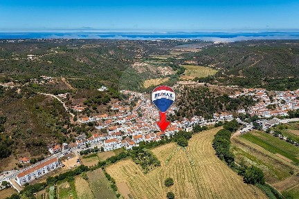 Aljezur, Estrada Sem Nome