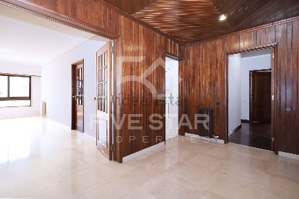 Arrendamento de apartamento T3 no Largo Frederico de Freitas, 1