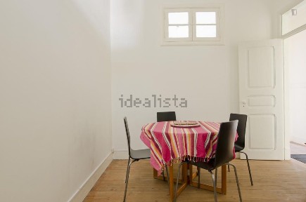 Arrendamento de apartamento T2 na Rua Carvalho Araújo