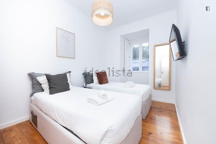 Arrendamento de apartamento T3 no Largo do Rato - Estrela