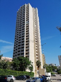 Espaço comercial à venda na Avenida das Comunidades Lusíadas