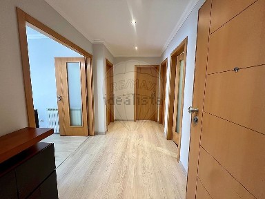 Arrendamento de apartamento T2 na Serra de Carnaxide