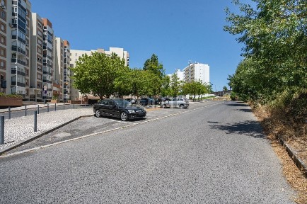 Arrendamento de apartamento T2 na Rua Amílcar Cabral, 5