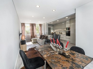 Arrendamento de apartamento T2 na Rua São João de Deus