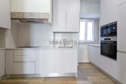 Arrendamento de apartamento T2 na Rua do Olival, 55