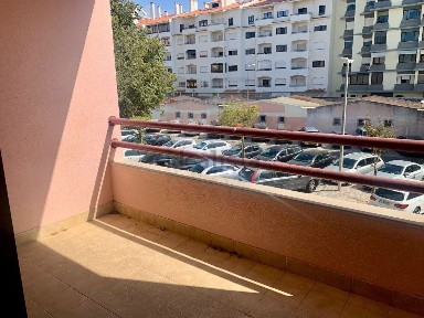 Arrendamento de apartamento T2 na Alameda da Guia