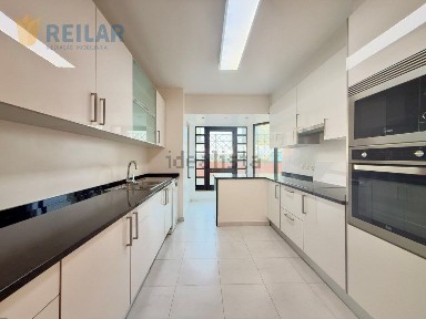 Arrendamento de apartamento T3 no Largo do Rato - Estrela