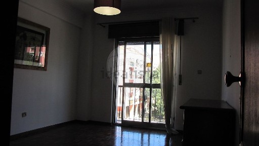 Arrendamento de apartamento T2 na Rua Funchal