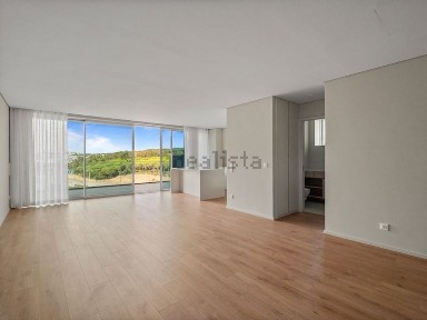 Arrendamento de apartamento T3 na Rua da Qt.ª das Romeiras