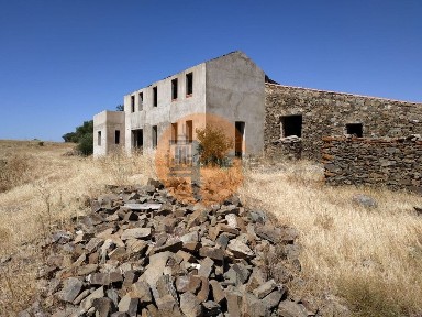 Espaço comercial à venda em Alcoutim e Pereiro