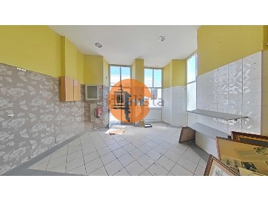 Espaço comercial à venda na Baixa