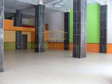 Espaço comercial à venda em Ferragudo