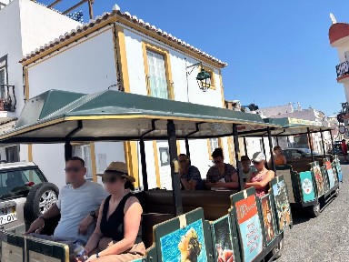 Moradia independente à venda no alvor s/n