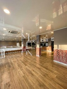 Espaço comercial à venda no Centro de Carvoeiro