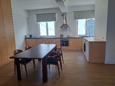 Arrendamento de apartamento T0 na Costa do Castelo, 83