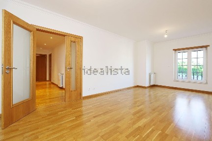 Arrendamento de apartamento T1 na Avenida São Jorge da Mina, 21