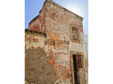 Moradia independente à venda no Centro Histórico Este de Loulé