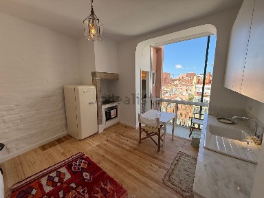 Arrendamento de apartamento T2 na Rua Afonso Domingues