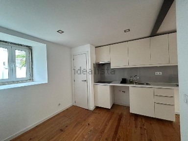 Arrendamento de apartamento T2 na Rua do Embaixador