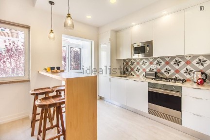Arrendamento de apartamento T2 na Rua do Olival