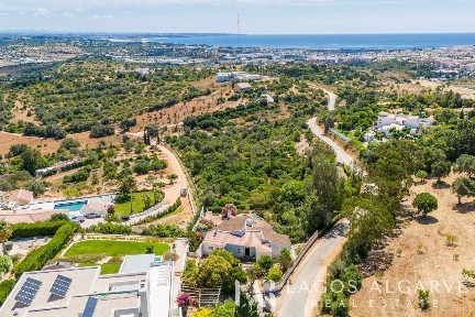 Moradia independente à venda na Sitio Mata Frades