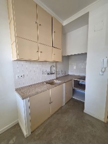 Arrendamento de apartamento T0 na Rua Francisco Franco