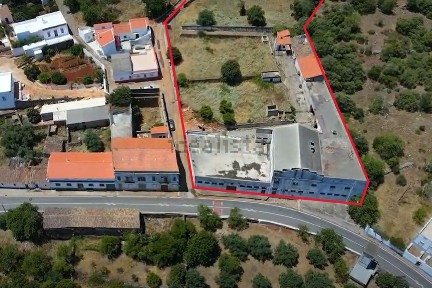 Armazém à venda na Rua da Pedreira