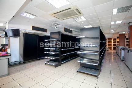 Espaço comercial à venda em Páteo