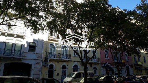 Arrendamento de apartamento T3 na Rua António Enes