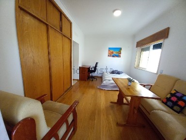 Arrendamento de apartamento T0 na Rua Duarte Lobo s/n