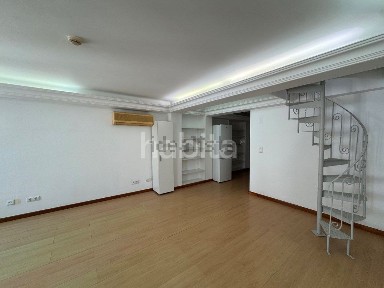 Arrendamento de apartamento T1 na Rua Cândido dos Reis, 198
