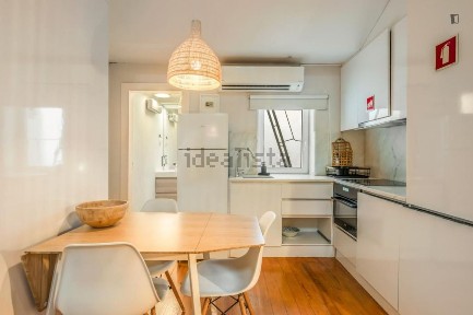 Arrendamento de apartamento T2 na Rua Luz Soriano