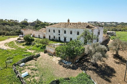 Albufeira e Olhos de Água, Olhos de Água, Bairro Vale da Azinheira, Em526