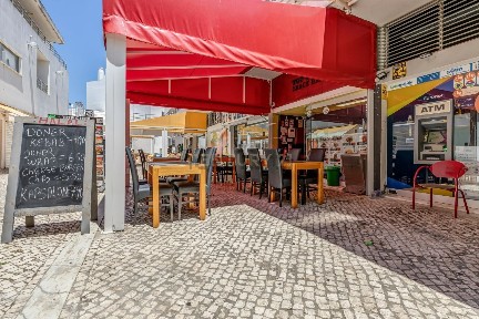 Albufeira e Olhos de Água, Albufeira, Bairro Montechoro, Avenida Doutor Francisco sá Carneiro, 1
