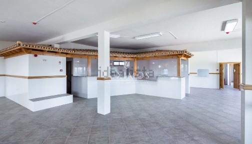 Espaço comercial à venda em Alfeição