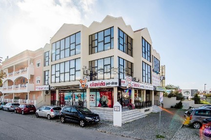 Espaço comercial à venda na Avenida Duarte Pacheco, 147