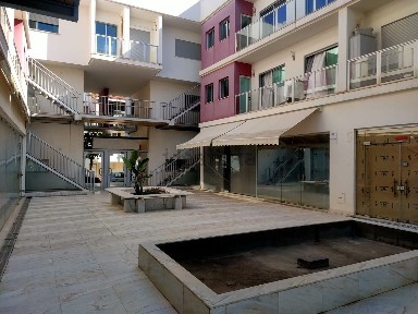 Espaço comercial à venda no Centro de Guia