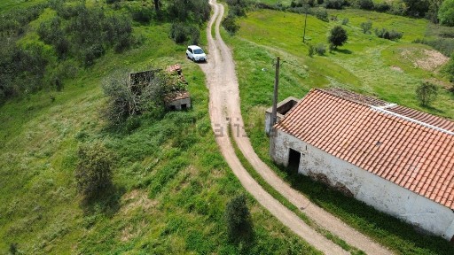 Moradia independente à venda em Monte Ramos s/n