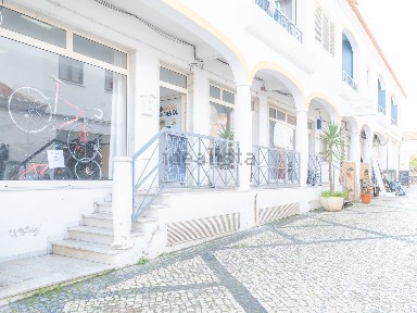 Espaço comercial com rentabilidade à venda na Rua Dom Francisco Gomes de Avelar
