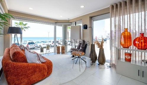 Espaço comercial à venda em Praia de Quarteira