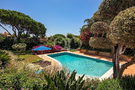 Almancil, Vale do Lobo, Rua do Bispo