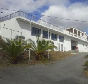Espaço comercial à venda na Estrada Sem Nome