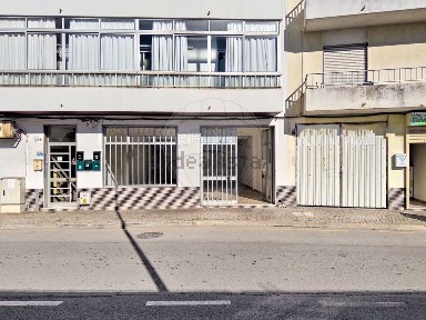 Olhão, Baixa, Rua Gil Eanes