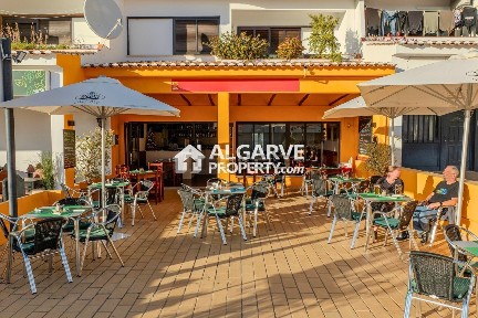 Albufeira e Olhos de Água, Albufeira, Bairro Montechoro, Avenida Sá Carneiro