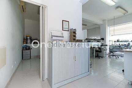 Espaço comercial à venda em Zona Ribeirinha