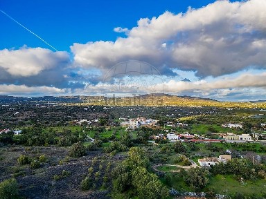 Quinta à venda na Urb. Cerro Azul - Brancanes - Poço Longo