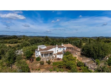 Quinta à venda em Salir