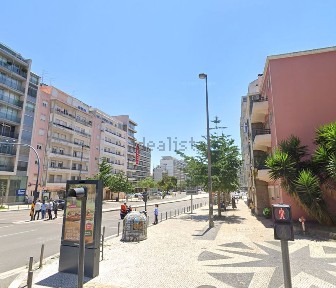 Apartamento T4 à venda na Rua Violante do Céu